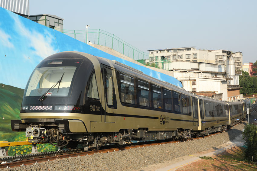 全國“獨一無二”的爬山小火車。資陽市委宣傳部供圖