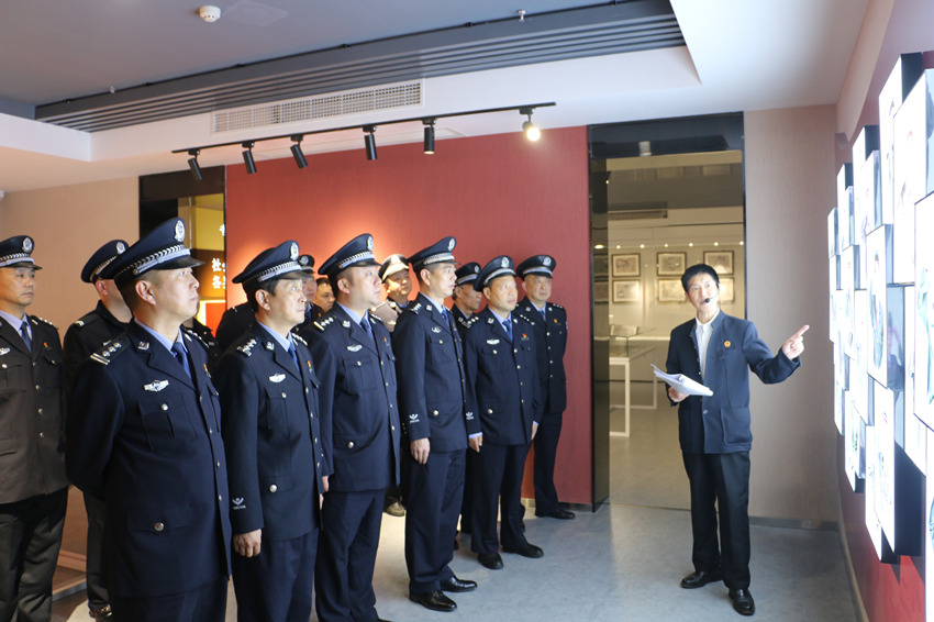 成都新都公安黨員民輔警參觀榮軍院。新都公安供圖 