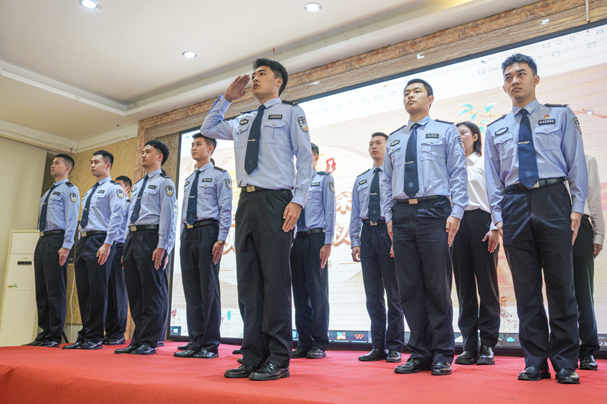 成都新都公安重陽節主題黨日活動。新都公安供圖