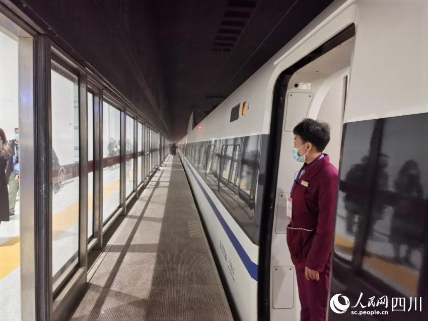 天府機場站。人民網記者 郭瑩攝