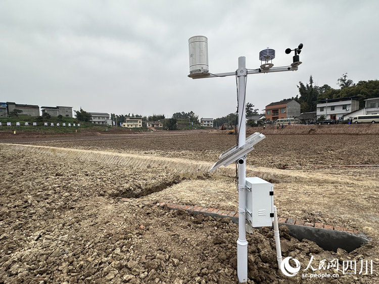 安裝好的智慧農業設備。人民網記者 王波攝