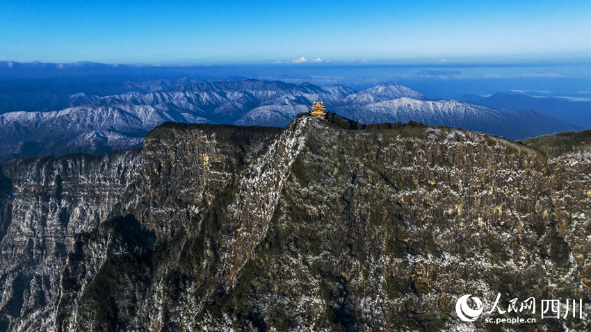 冬日峨眉。劉貴明攝