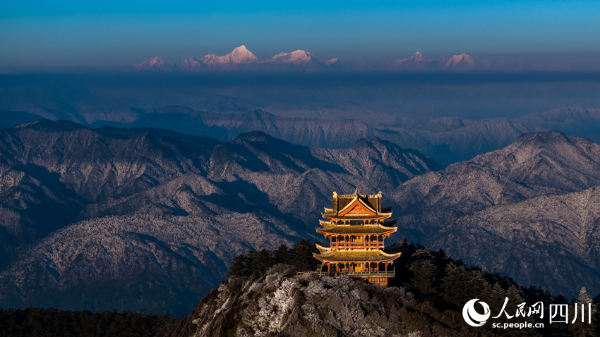 峨眉山美景。楊陶攝