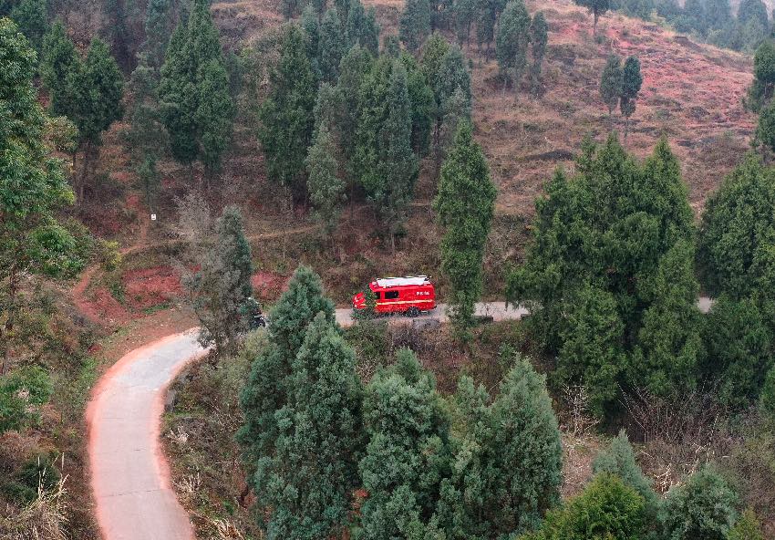 成都市森林大隊消防員進駐林區景區堅守一線。程雪力攝