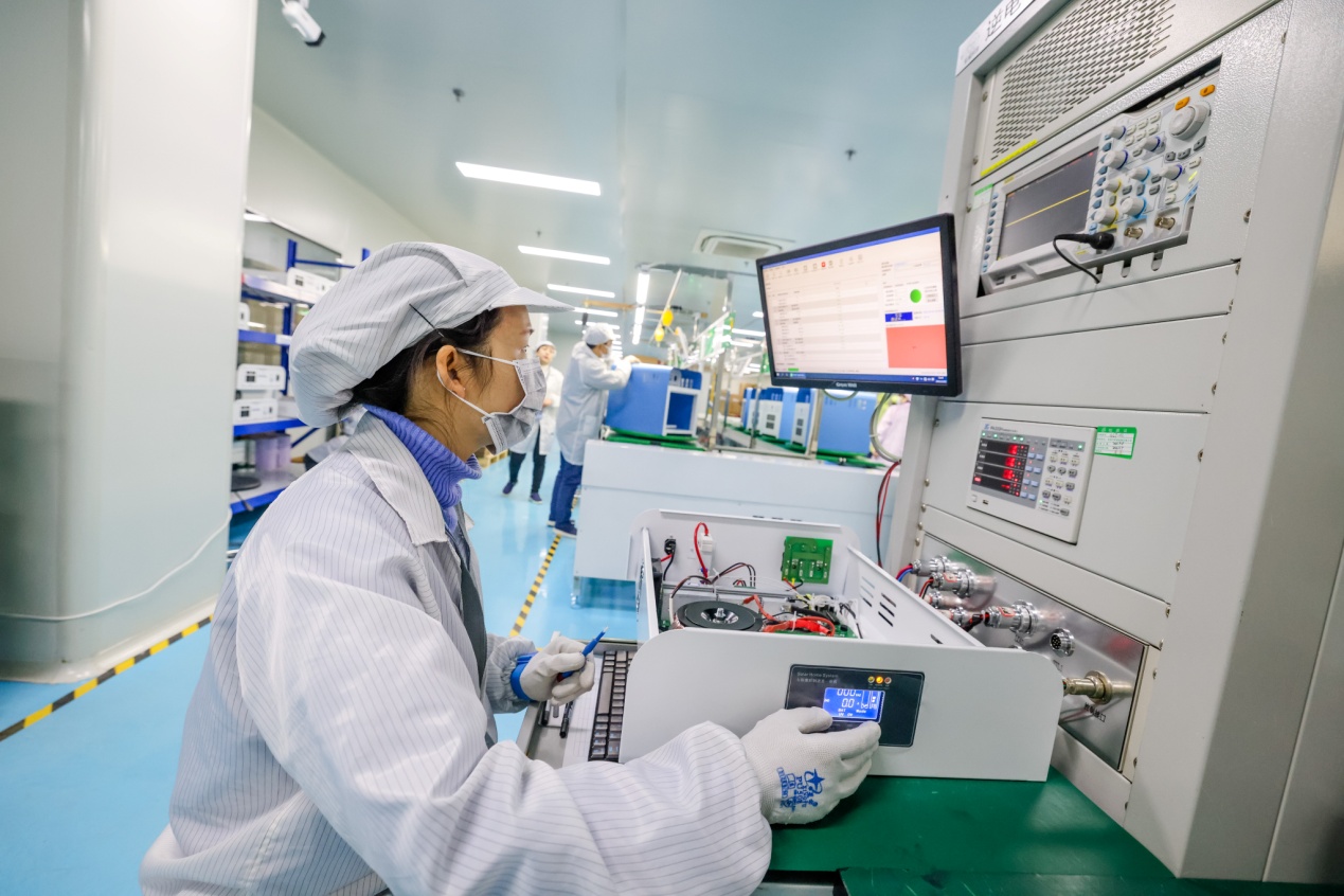 興儲世紀生產現場。宋姿熠攝