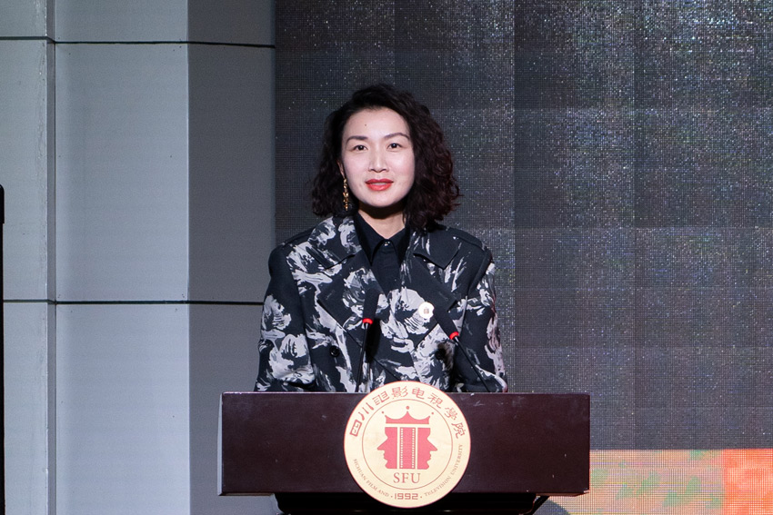 川影新任校長羅思。川影供圖