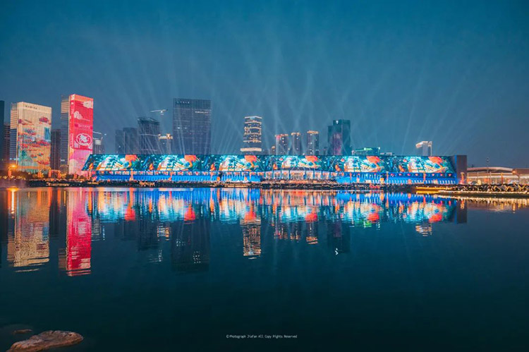 資料圖：燈光秀。天府新區融媒體中心供圖