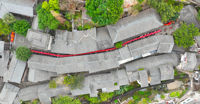 航拍太平古鎮紅軍街百家宴。支力攝