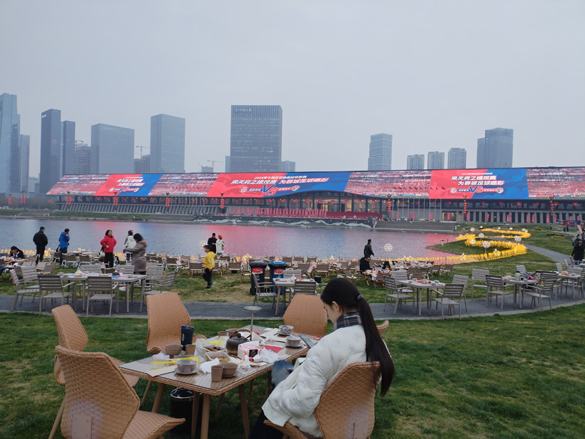 早早就有球迷到場。人民網記者 劉海天攝