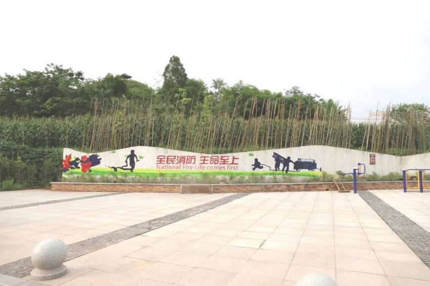 廣安市“消防主題彩繪墻”。廣安市消防救援支隊供圖