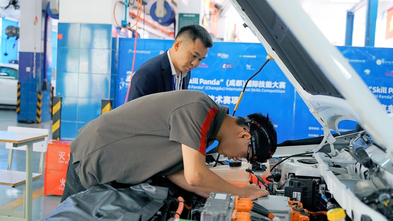 強化合作辦學，大力服務“三個建設”。成都技師學院供圖