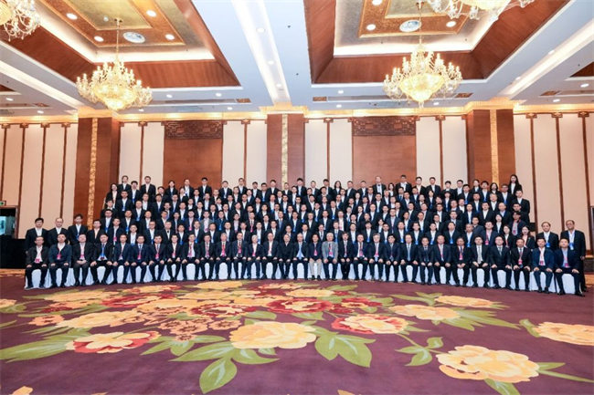 首屆科技大會暨科技創新論壇合影。成都院供圖