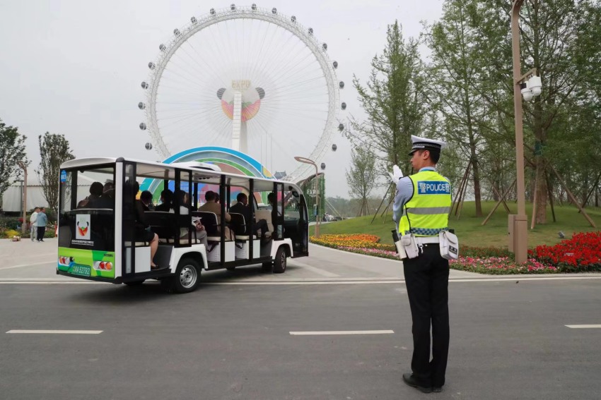 民警正在執行成都世園會安保工作。成都公安供圖