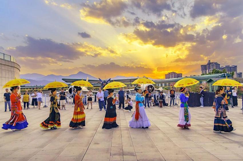 朵樂荷表演。鹽邊縣委宣傳部供圖