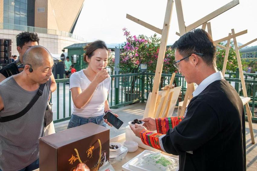 格薩拉彝族鄉農特產。鹽邊縣委宣傳部供圖