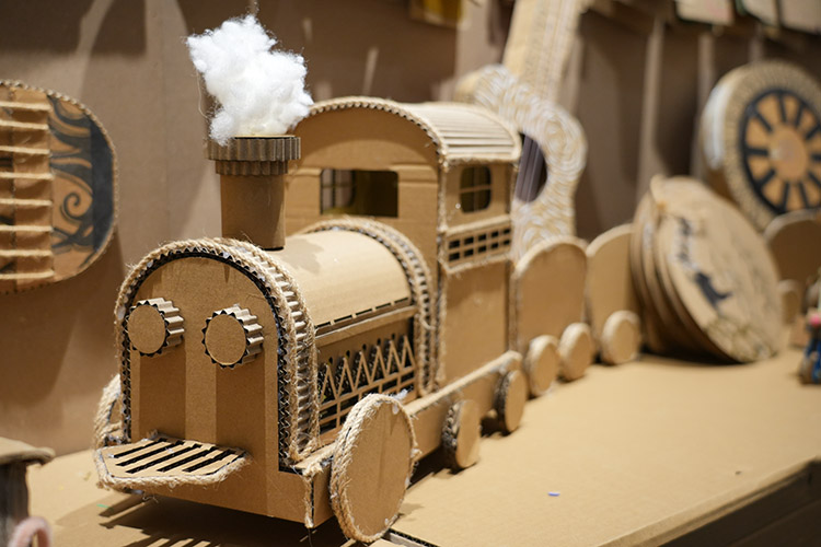 “紙殼屋”藝術工作坊。成都市清波小學校供圖