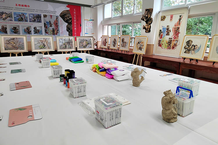 學校工作坊作品展示。成都市樹德實驗中學供圖