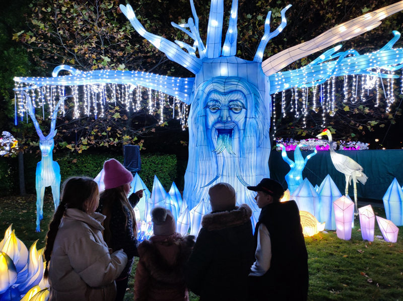 2023年11月，捷克布拉格中國彩燈展。自貢市委宣傳部供圖