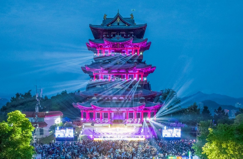 巴中首屆青年音樂會現場。共青團巴中市委供圖