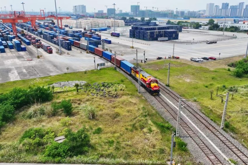 中歐班列（成都-莫斯科）蓉歐速達班列首發。青白江區委宣傳部供圖