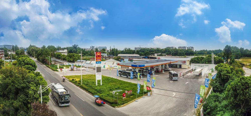 中國石油四川銷售成都分公司古城加油加氫站。王小平攝