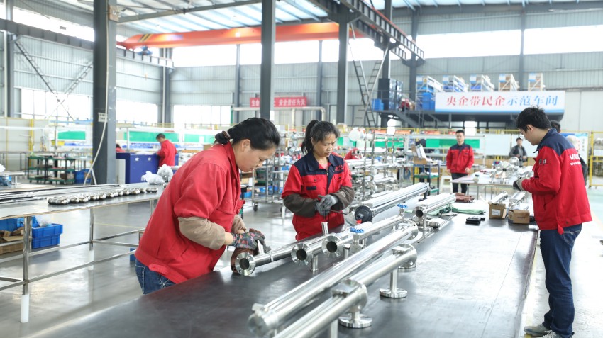 “央企帶民企”示范車間。沿灘區委宣傳部供圖