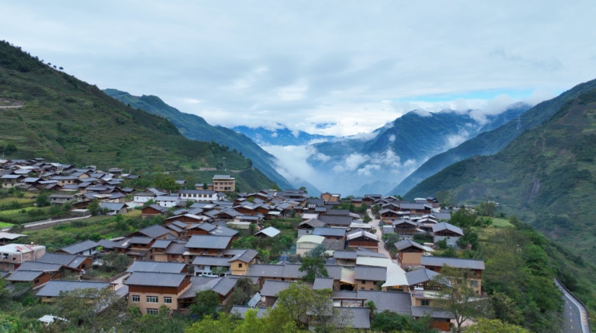 “古道紅村”——瀘定縣興隆鎮化林村。瀘定縣委宣傳部供圖