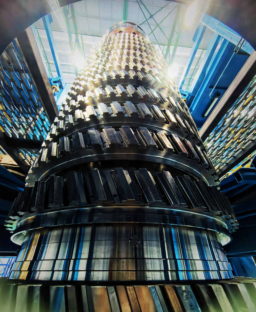 正在疊裝的G15轉子。東方汽輪機供圖