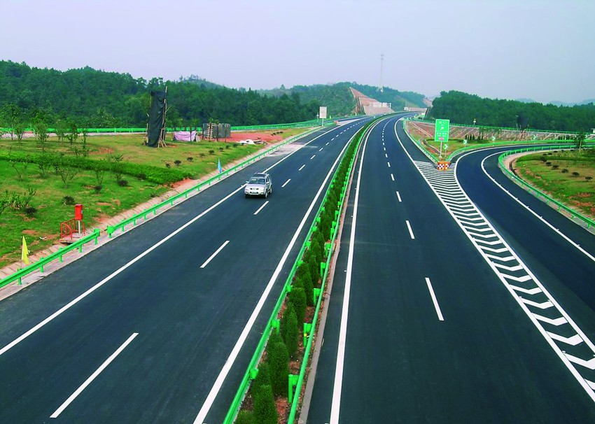 成渝高速。四川路橋集團供圖