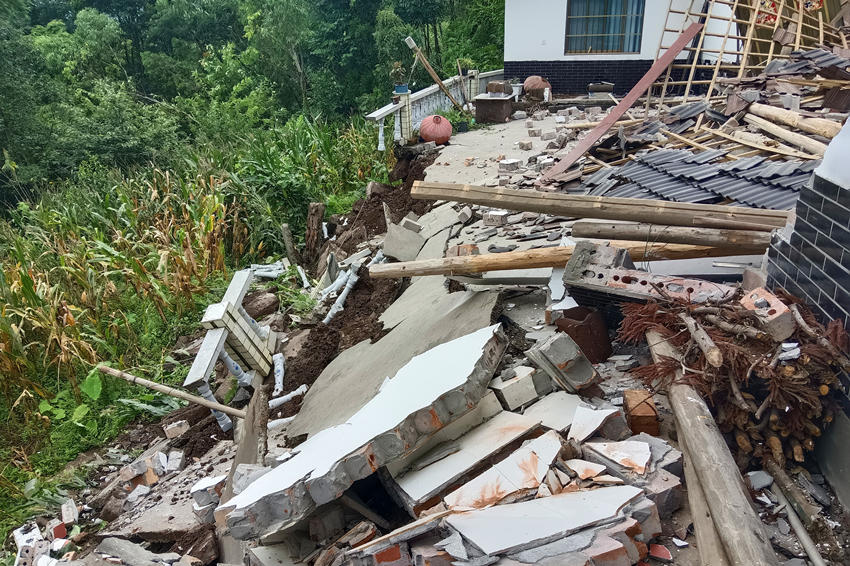 受損的房屋。沙灣區融媒體中心供圖