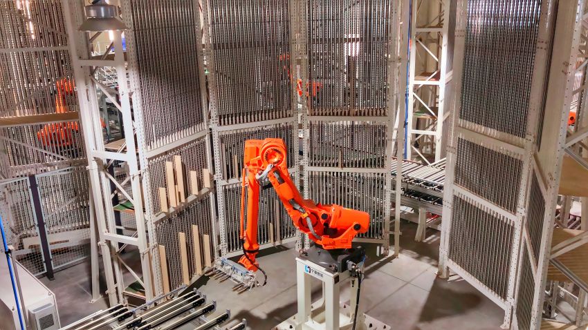 索菲亞家居（成都）公司生產車間。索菲亞家居供圖