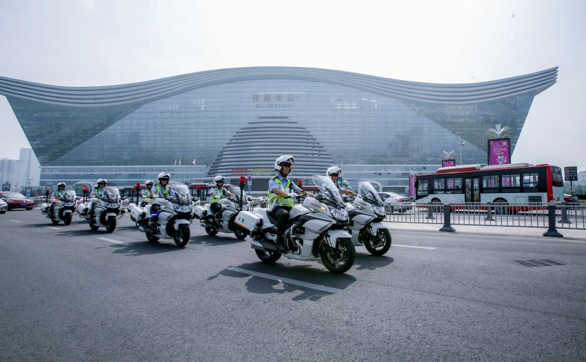 成都“交子鐵騎”守護城市安寧。成都市公安局供圖