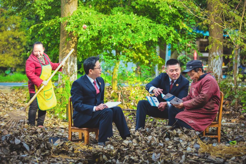 開展“林盤說法”，培植大美公園城市的法治注腳。崇州市檢察院供圖