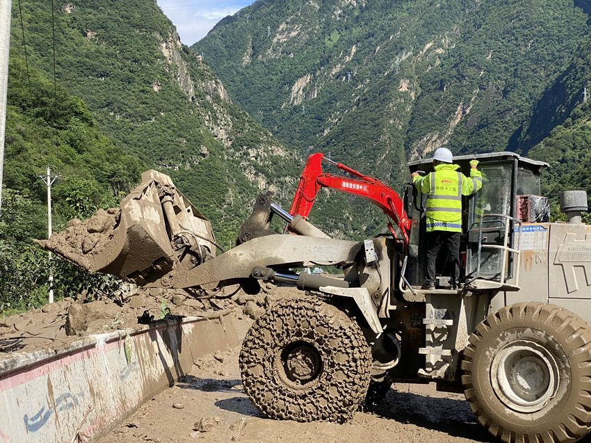 搶險救援現場。中鐵十二局供圖