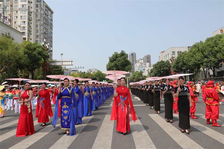 旗袍表演。高志農攝