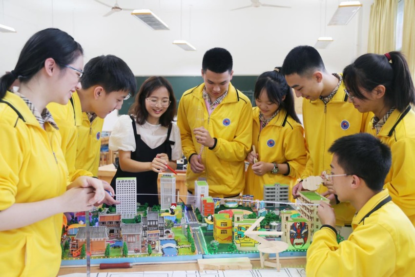 成都高新區新建學校綜合實踐活動現場。成都市教育局供圖