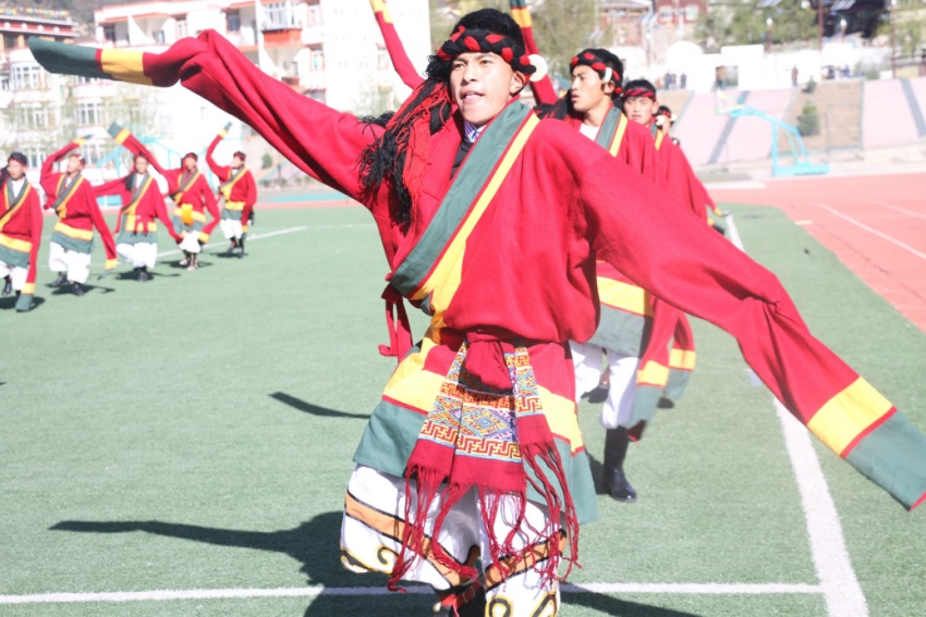 白玉縣中學藝術節活動。白玉縣中學校供圖