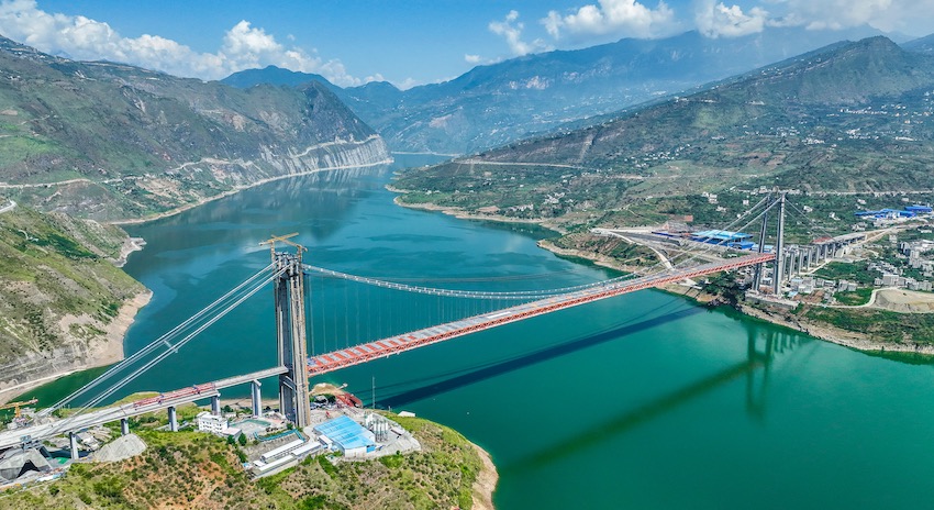 大橋讓兩岸往來從5小時變為5分鐘。蜀道集團供圖