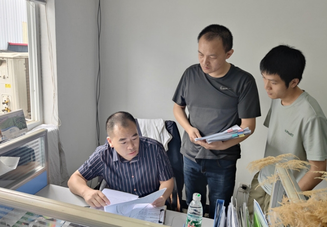 以監督護航營商環境日前，成都東部新區紀工委監察工委到新區投資促進局開展“你我說廉”教育培訓活動。