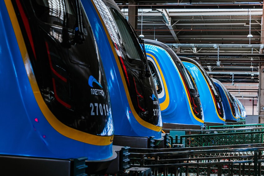 等待檢修的列車。成都軌道交通集團有限公司供圖