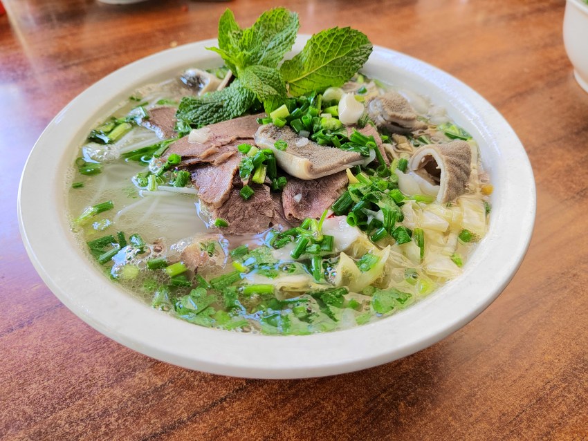 德昌羊肉粉。德昌縣文化廣電和旅游局供圖