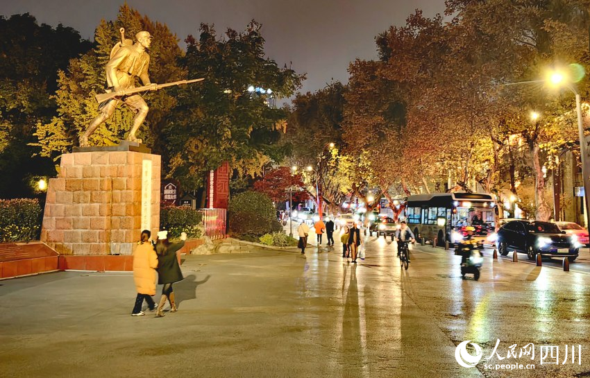 祠堂街街景。薛育建攝