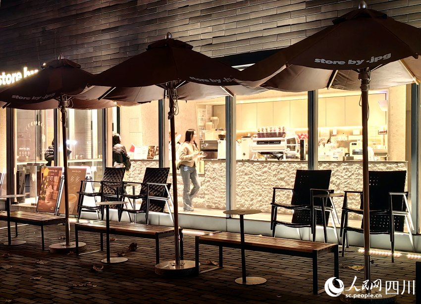 祠堂街區已是城市青年人City walk的又一最佳場景。薛育建攝