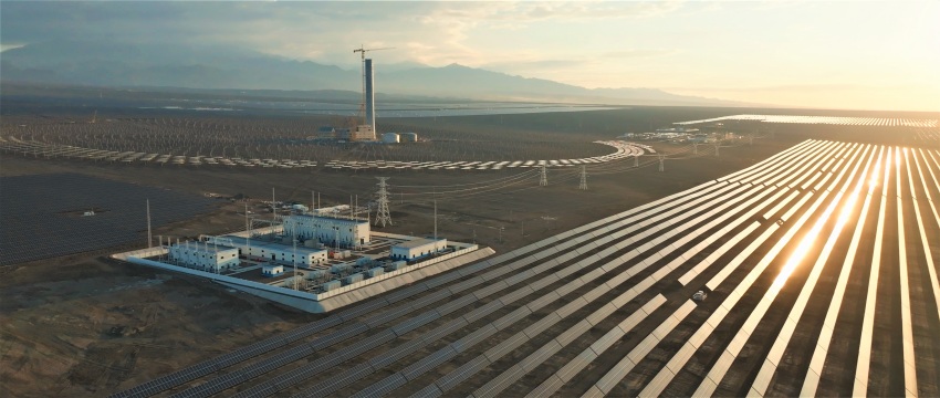 吐魯番“光熱+光伏”一體化項目。蜀道集團供圖