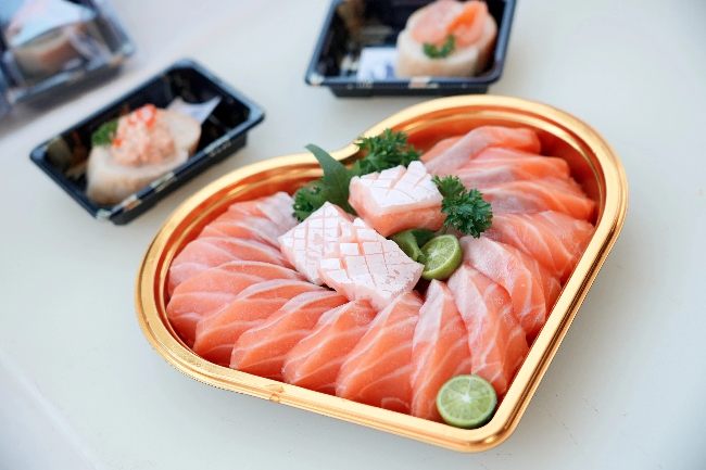 現場高端食材展示?；顒臃焦﹫D