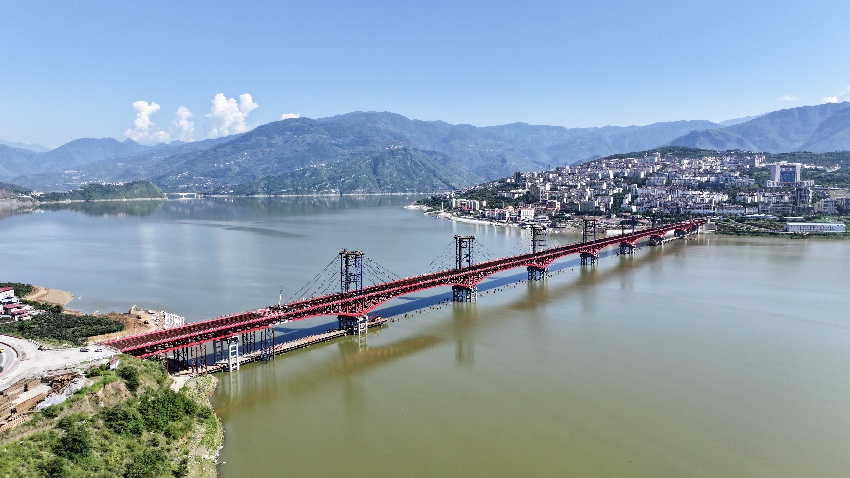 蘭家灣特大橋建設。蜀道高速集團樂漢公司供圖