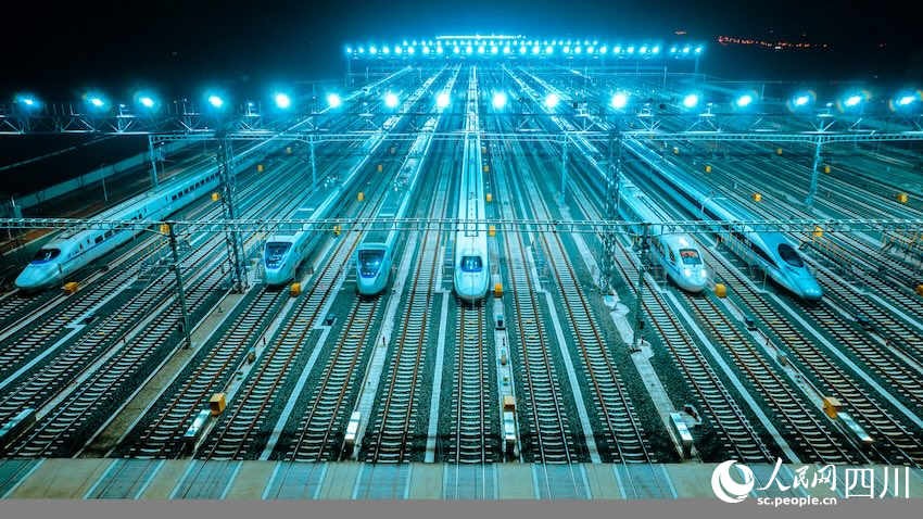 蓄勢待發。熊能攝