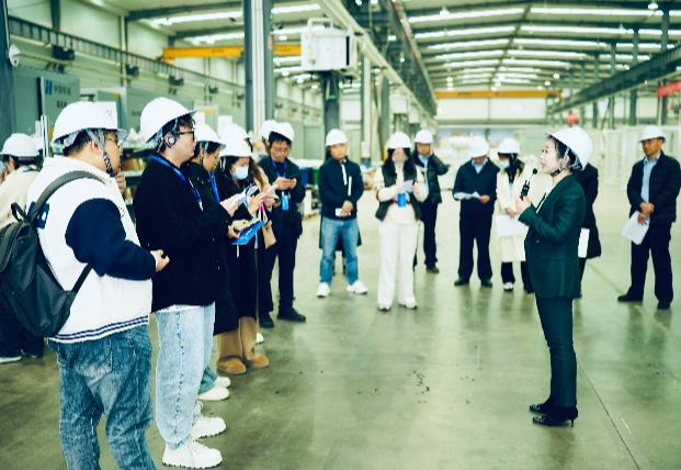 在成都，企業 “稅路通行”的故事正在上演……