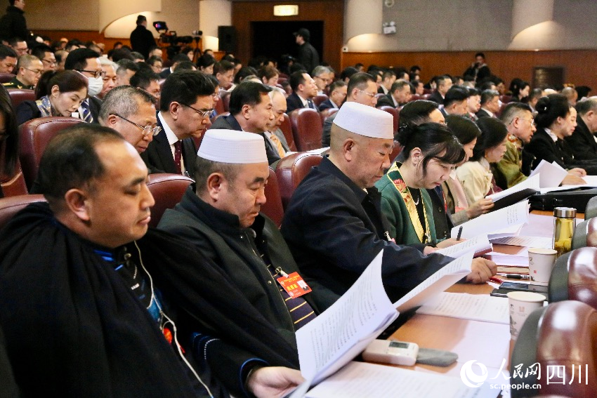 中國人民政治協商會議四川省第十三屆委員會第三次會議在四川成都隆重開幕。人民網記者 朱虹攝