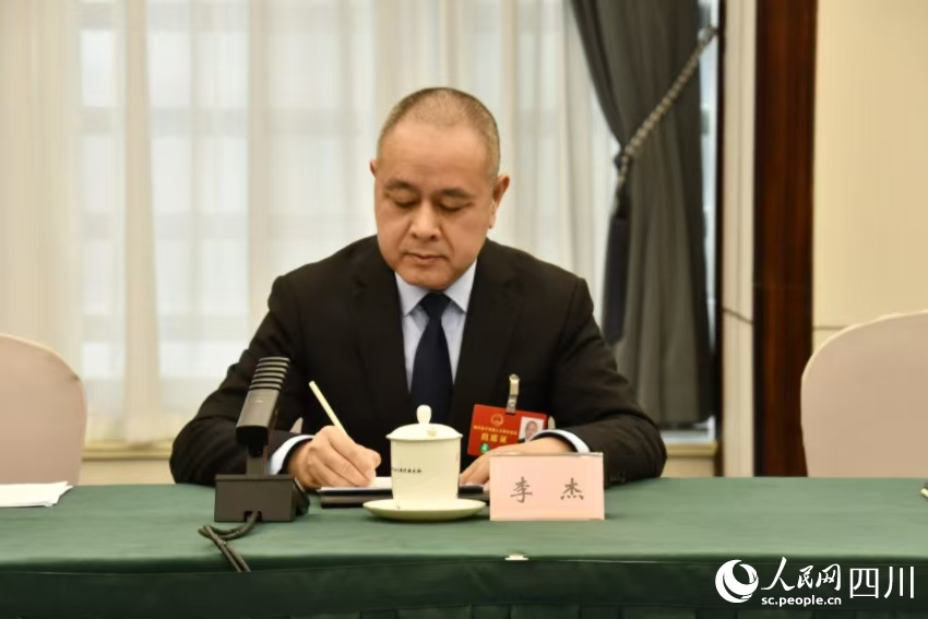 四川省人大代表李杰。人民網記者 張玉琳攝
